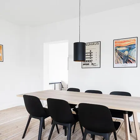 Beautiful 2-bedroom - 515